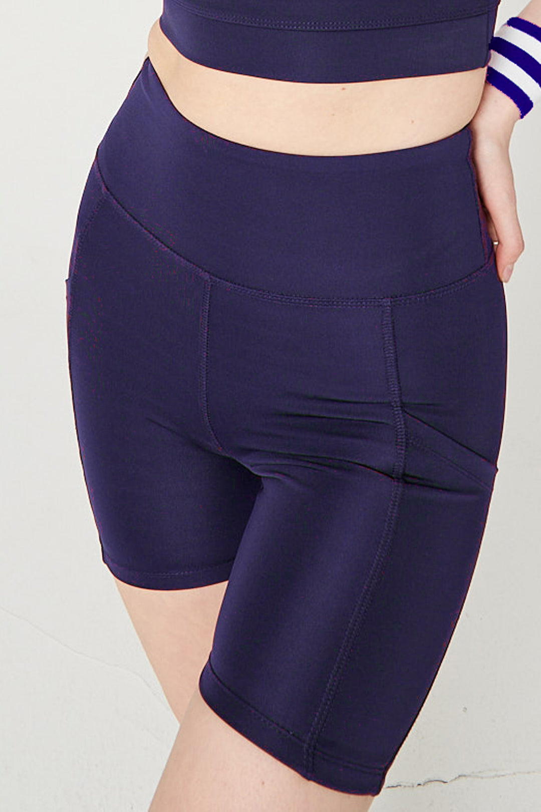 HIGH WAISTED SEAMLESS ACTIVEWEAR POCKET SHORTS NAVY BLUE – ENNA MODA
