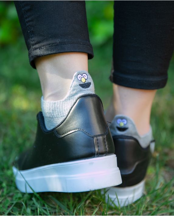 BETTY SMILEY FACE EMBROIDERED EMOJIS GRAY COLOR UNISEX SNEAKERS SOCKS –  ENNA MODA